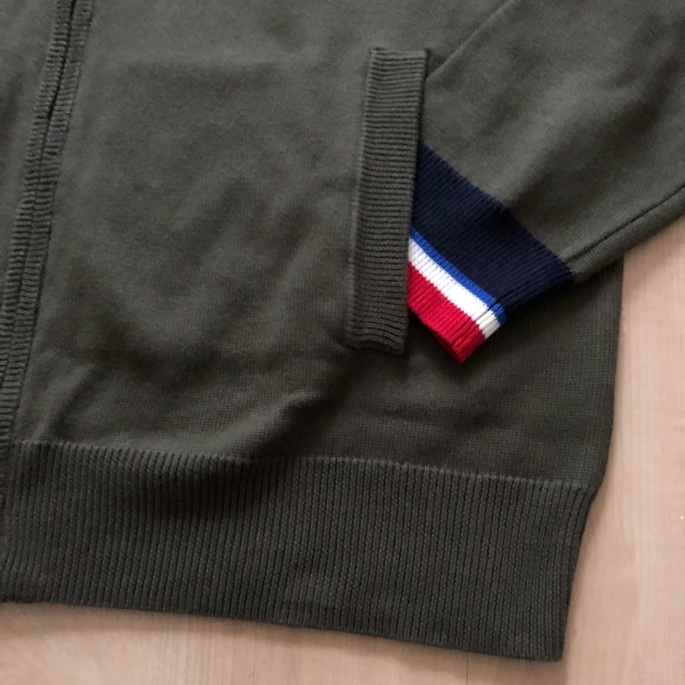 🏡 Moving sale Price Firm Hilfiger men’s zip up sweater - Picture 3 of 5